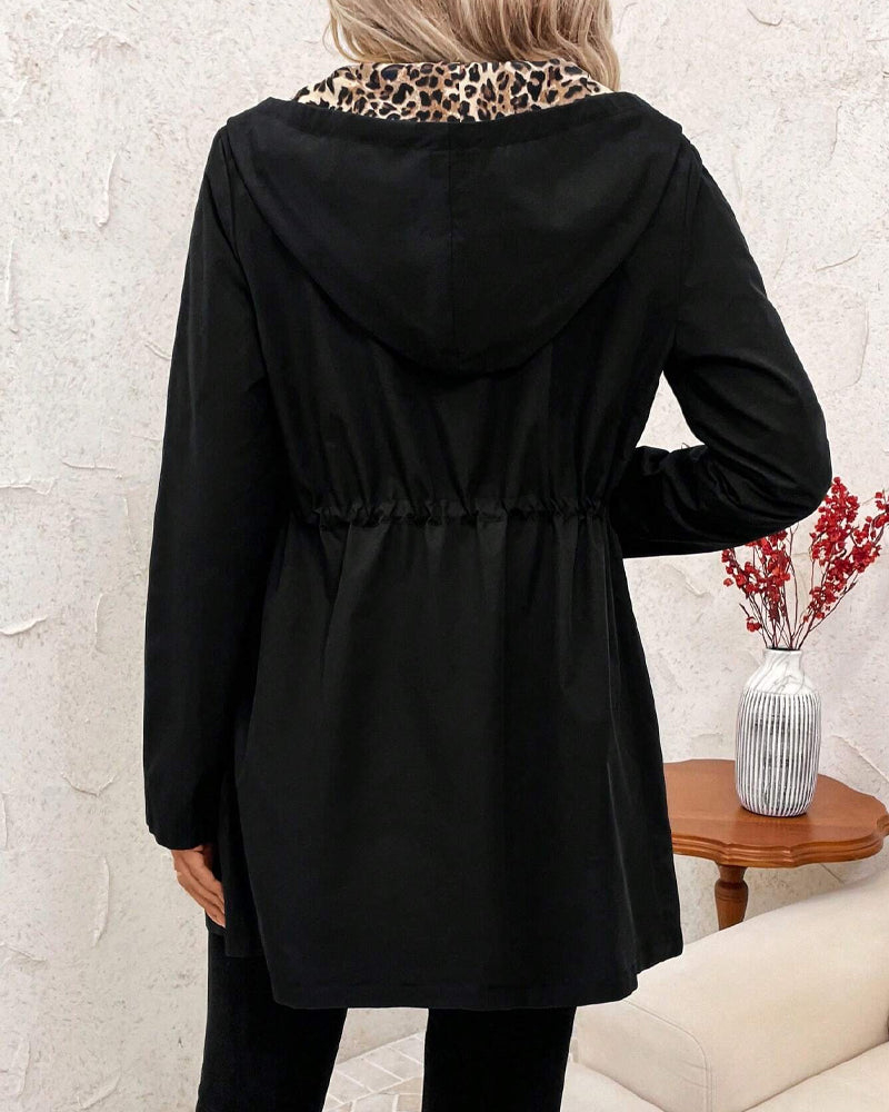 Daisy™ - Käännettävä Takki Huoodilla ja Leopardikuosisella