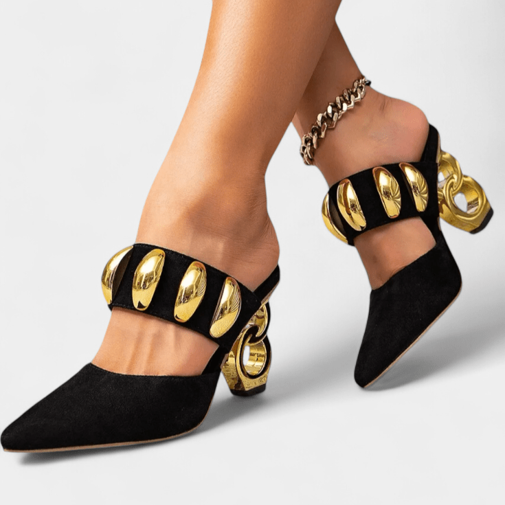 Signe | Metallihaaroilla varustetut sandaalit