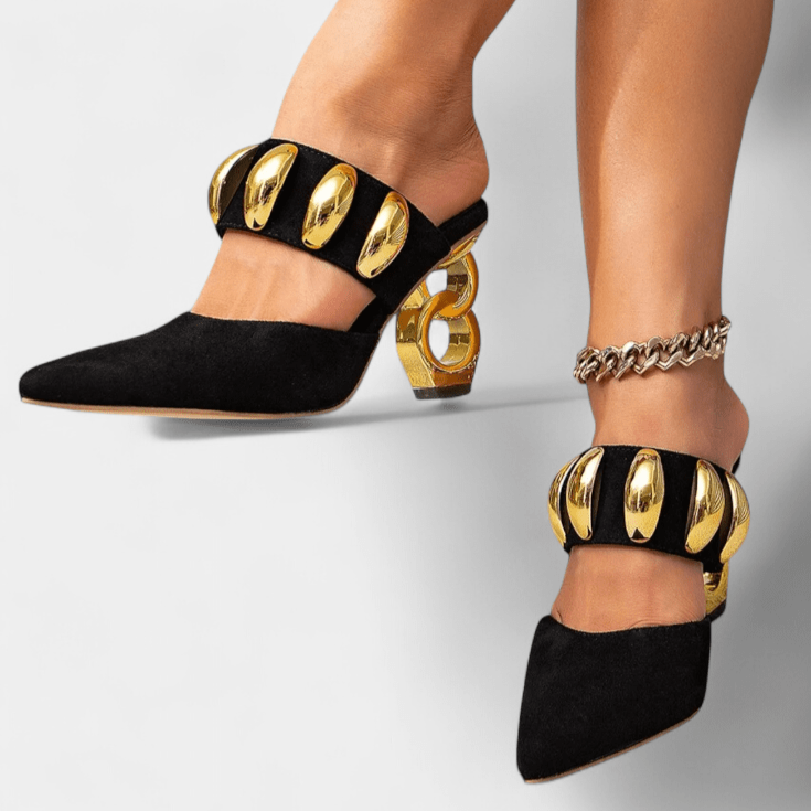 Signe | Metallihaaroilla varustetut sandaalit