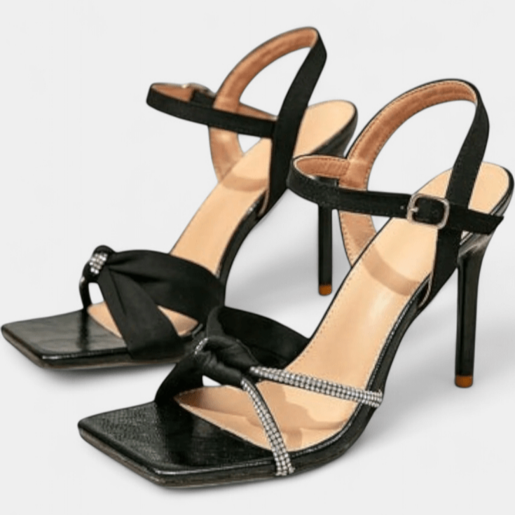 Karen | Korkokengät strassilla