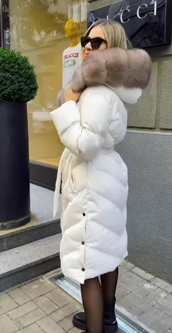 Nova™ | Tyylikäs takki tekoturkiskauluksella